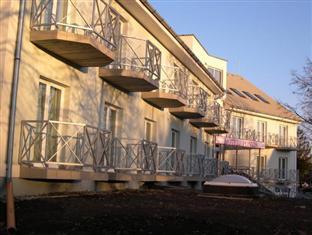 Hotel Pontis Biatorbágy Exteriér fotografie